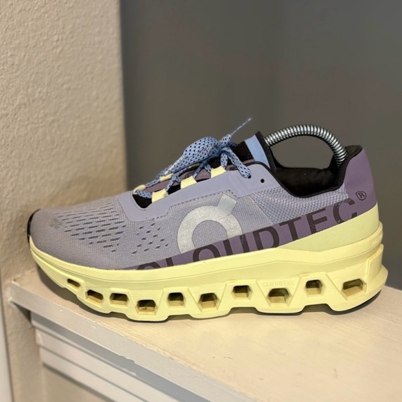 On Cloud Cloudmonster Comfort Running Shoes in color Nimbus Hay. Women's Size 9 - Picture 4 of 10
